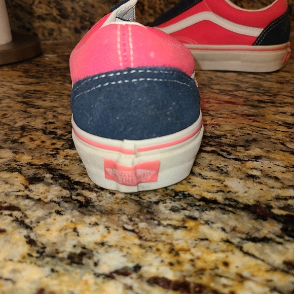 Womens 7.5 vans - Picture 2 of 3